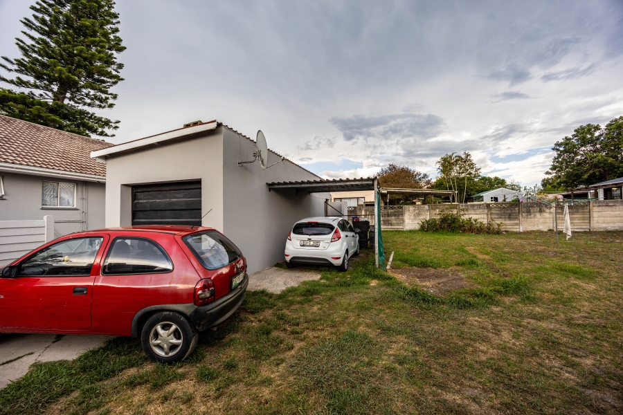 3 Bedroom Property for Sale in Summerpride Eastern Cape